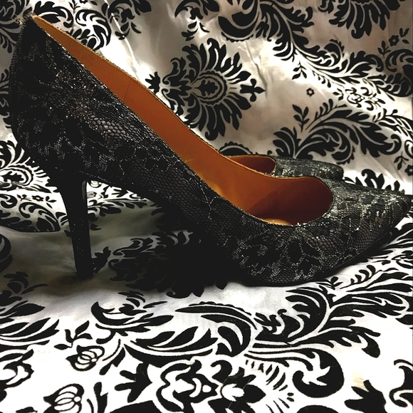 Black lace high heel pumps - Picture 2 of 6
